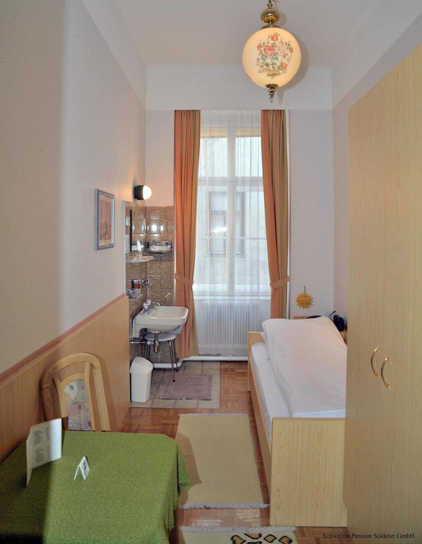 Schweizer Pension Solderer Vienna Exterior photo