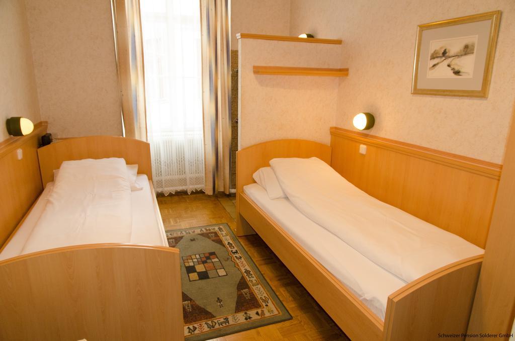Schweizer Pension Solderer Vienna Room photo